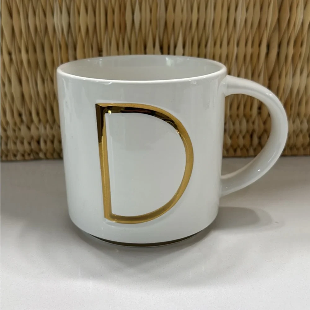 Williams Sonoma White and Gold Monogram D Mug